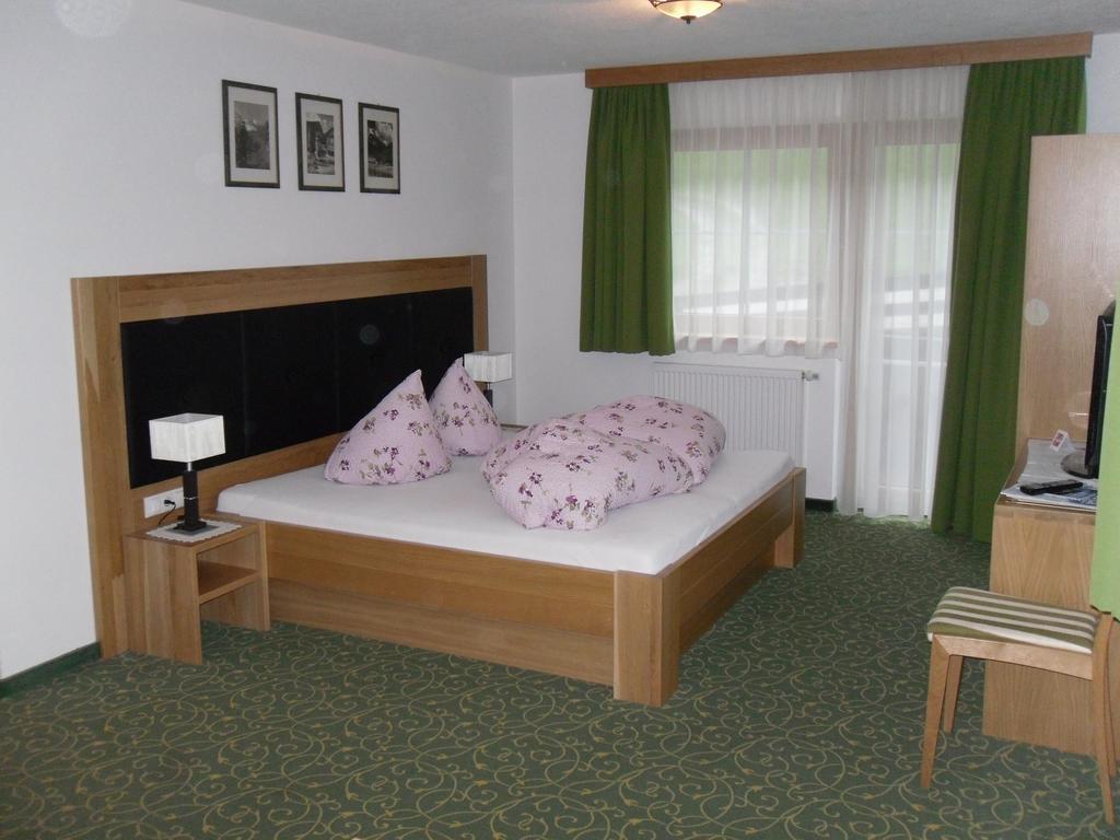 Jenneweinhof Hotell Tux Exteriör bild