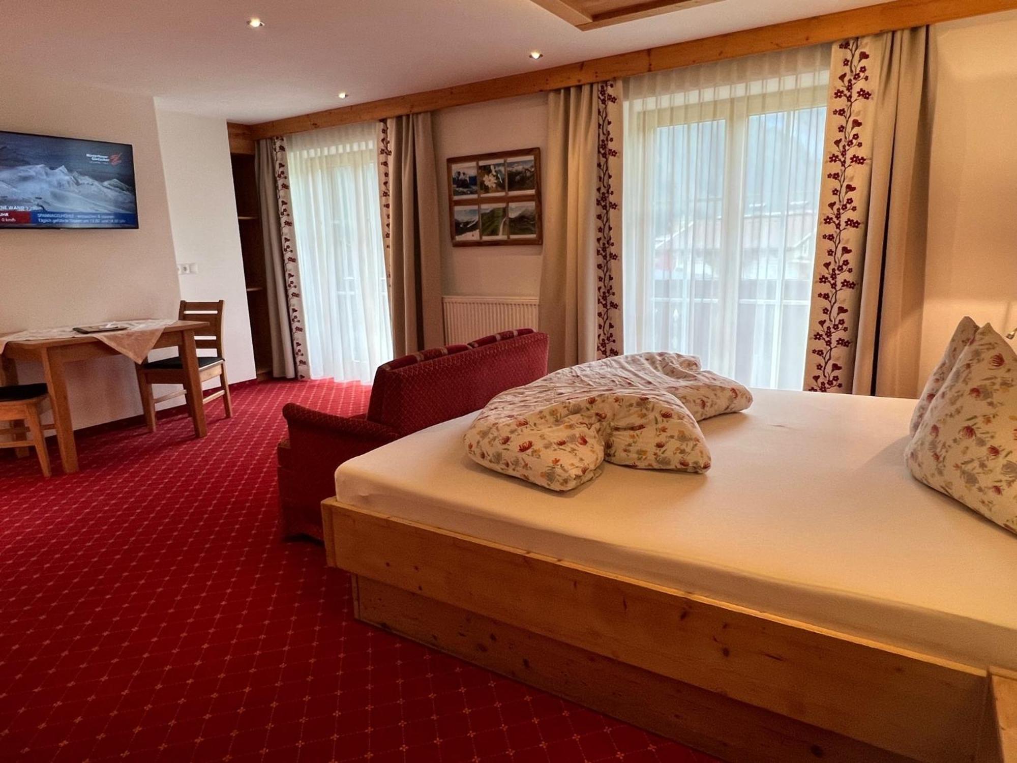 Jenneweinhof Hotell Tux Exteriör bild