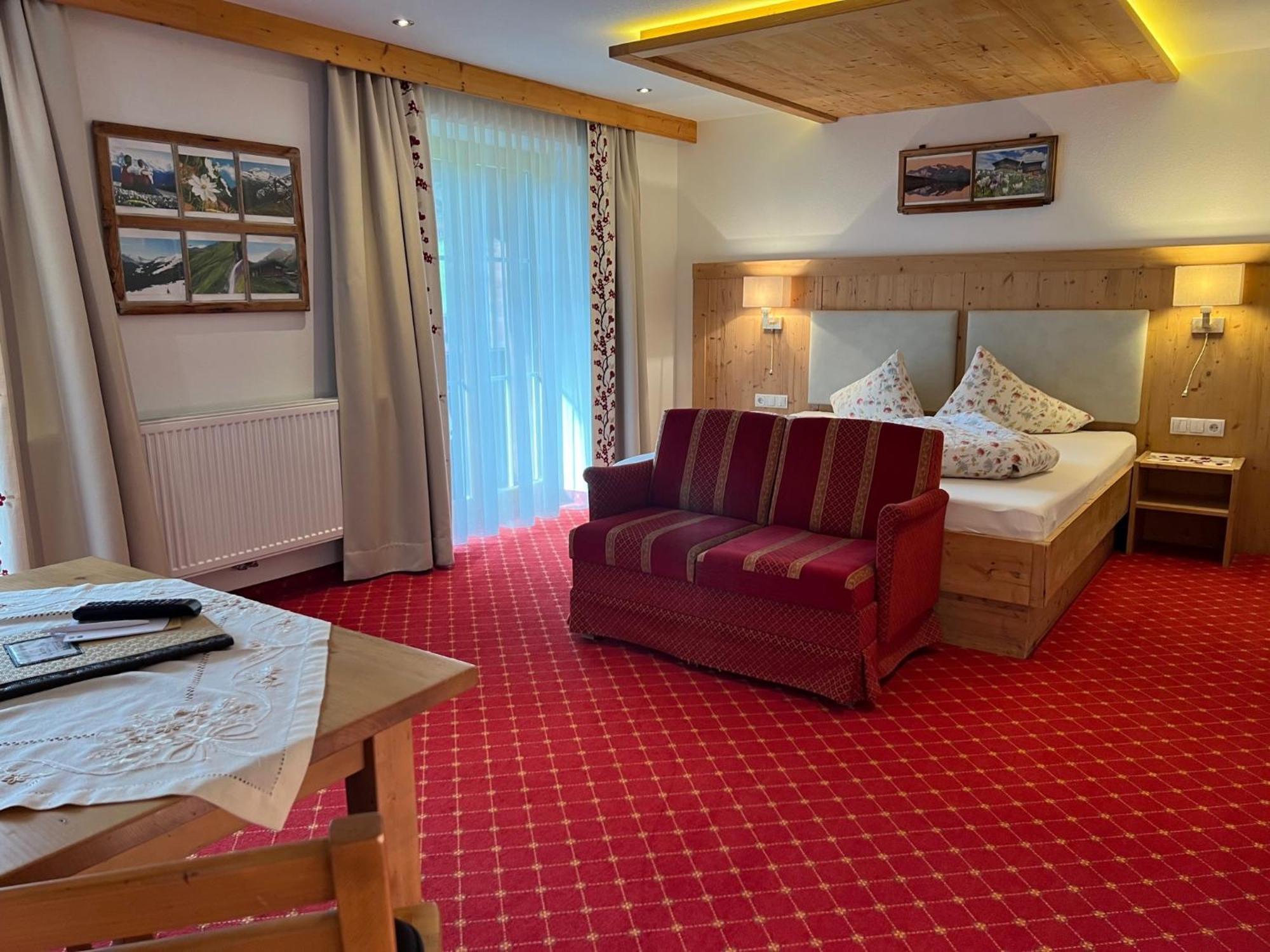Jenneweinhof Hotell Tux Exteriör bild