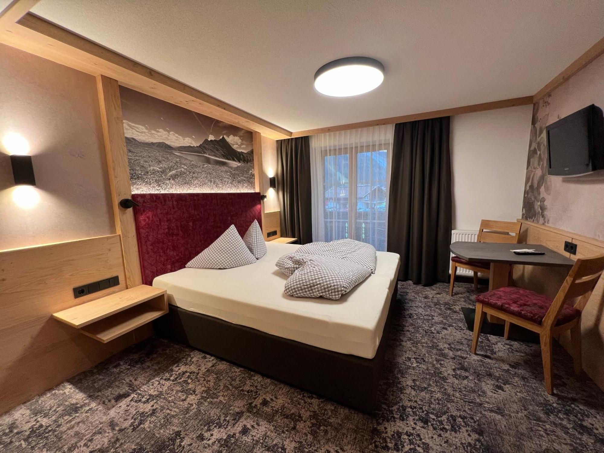 Jenneweinhof Hotell Tux Exteriör bild