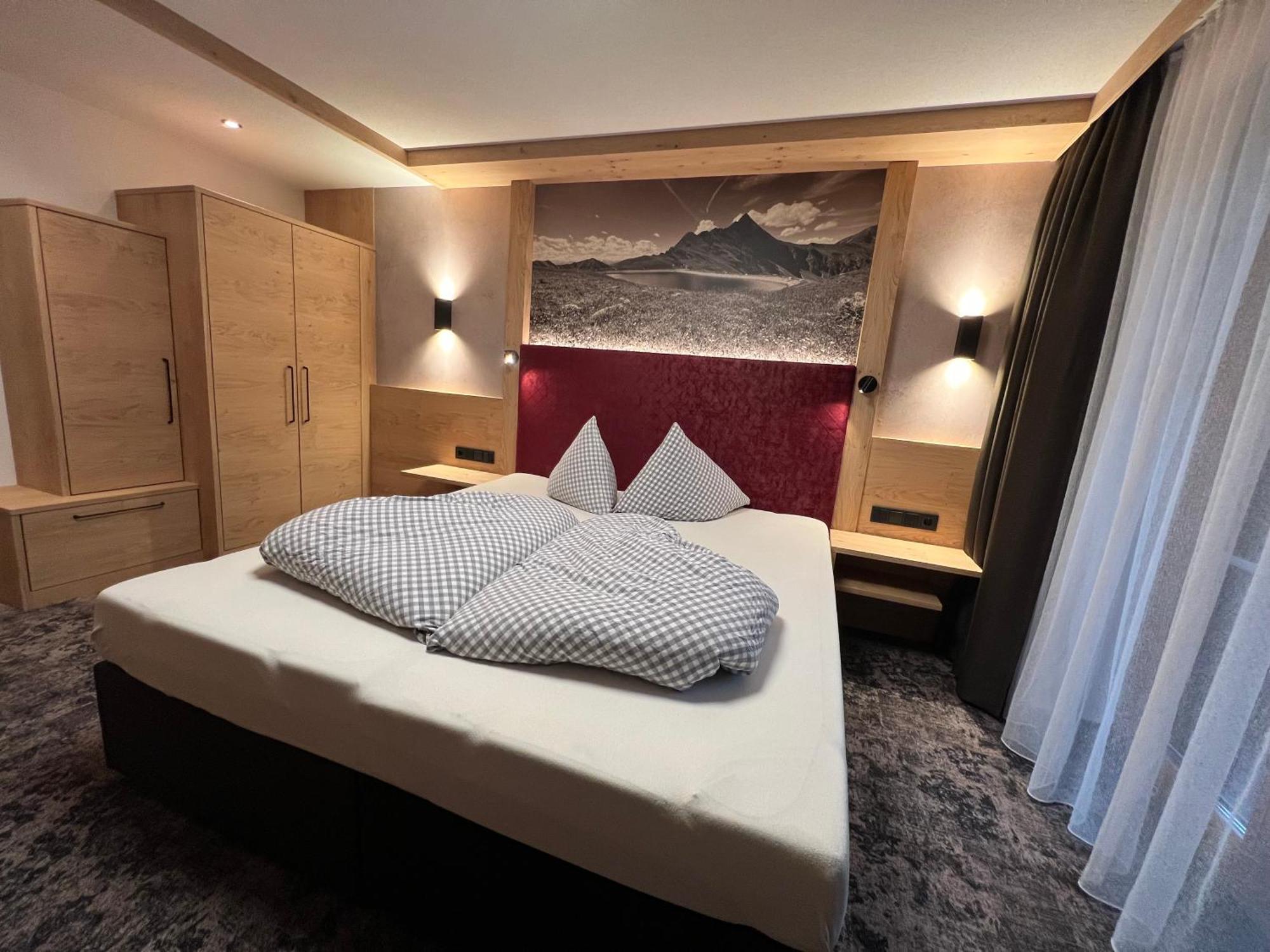 Jenneweinhof Hotell Tux Exteriör bild