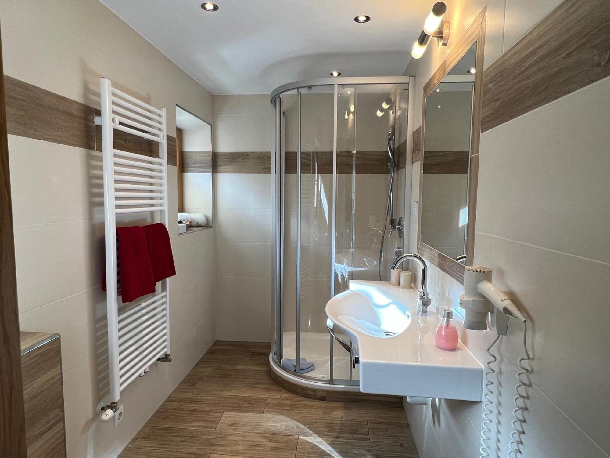 Jenneweinhof Hotell Tux Exteriör bild