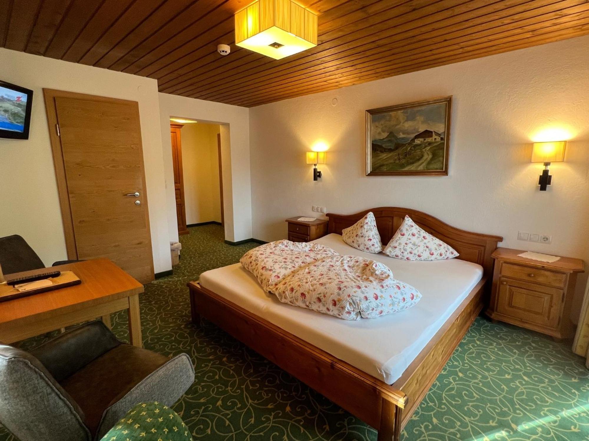 Jenneweinhof Hotell Tux Exteriör bild