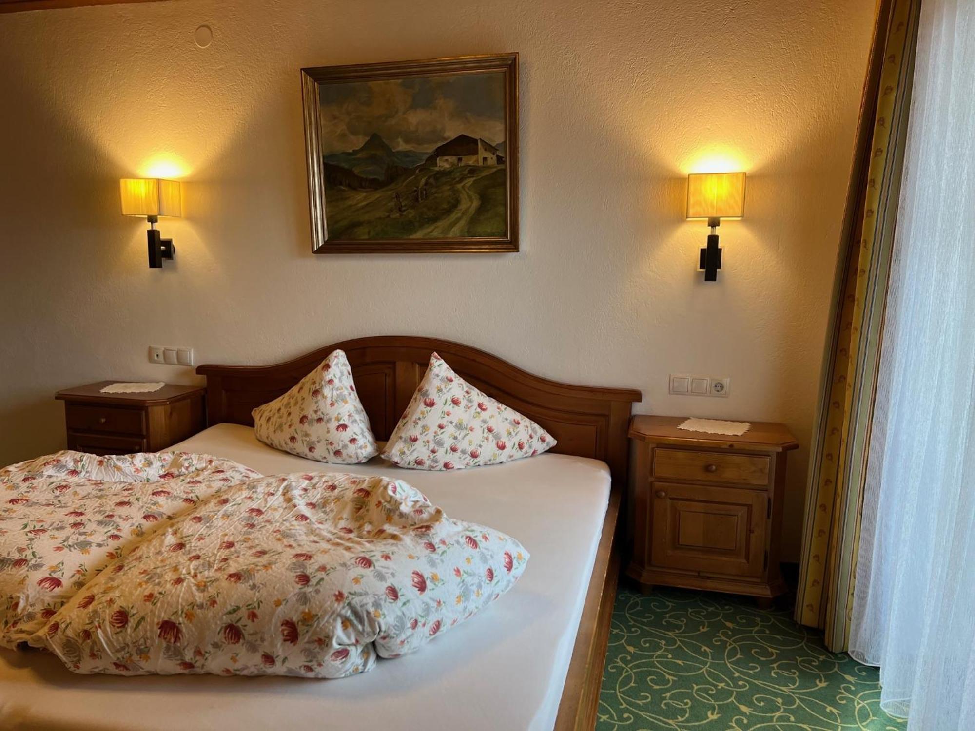 Jenneweinhof Hotell Tux Exteriör bild