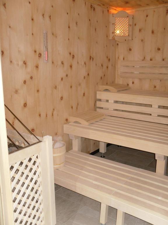 Jenneweinhof Hotell Tux Exteriör bild