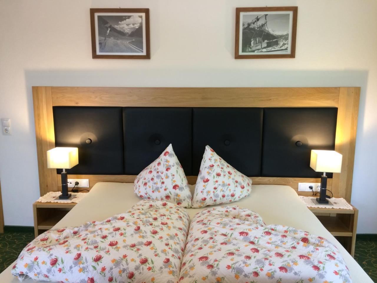 Jenneweinhof Hotell Tux Exteriör bild