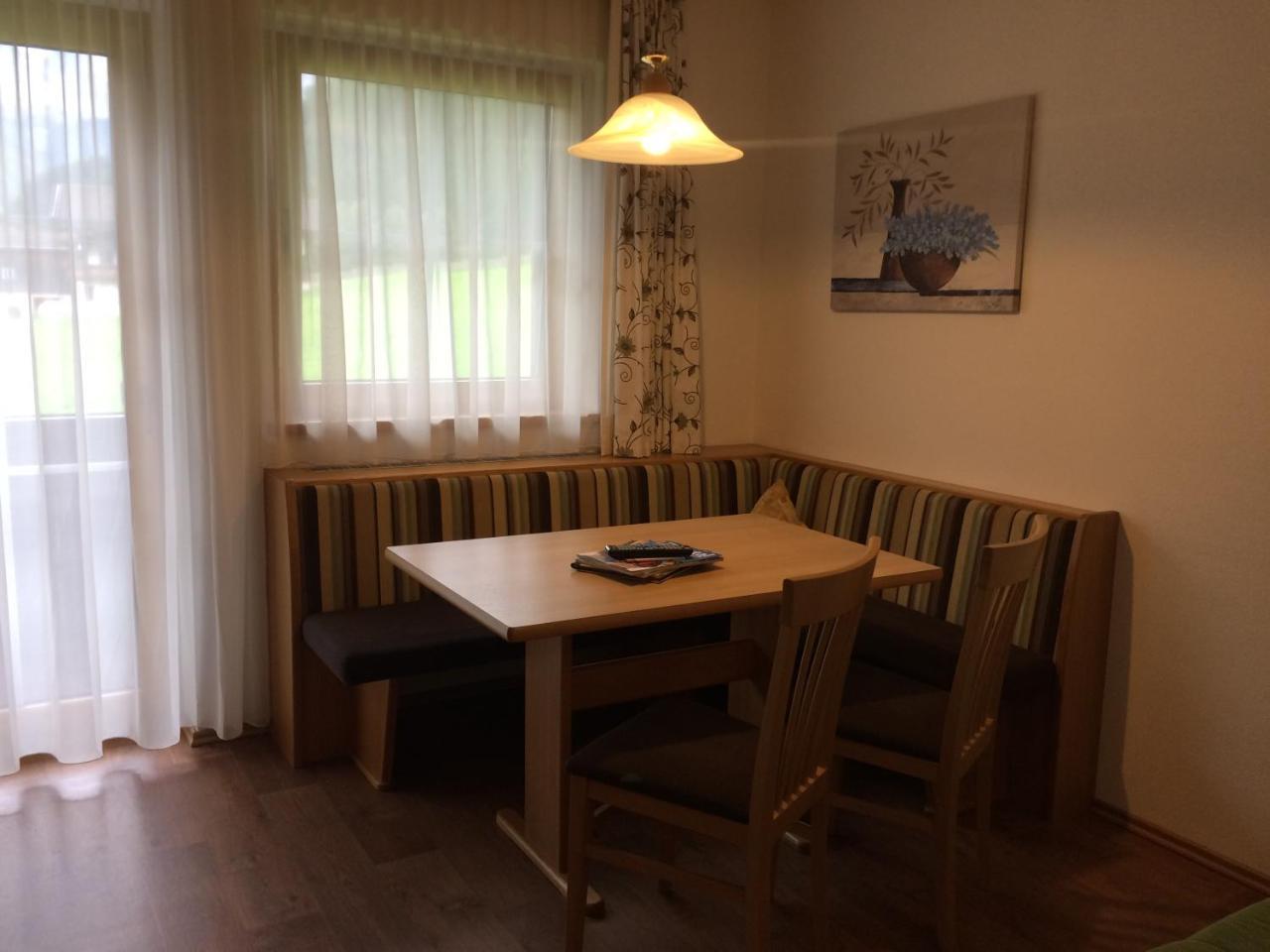 Jenneweinhof Hotell Tux Exteriör bild