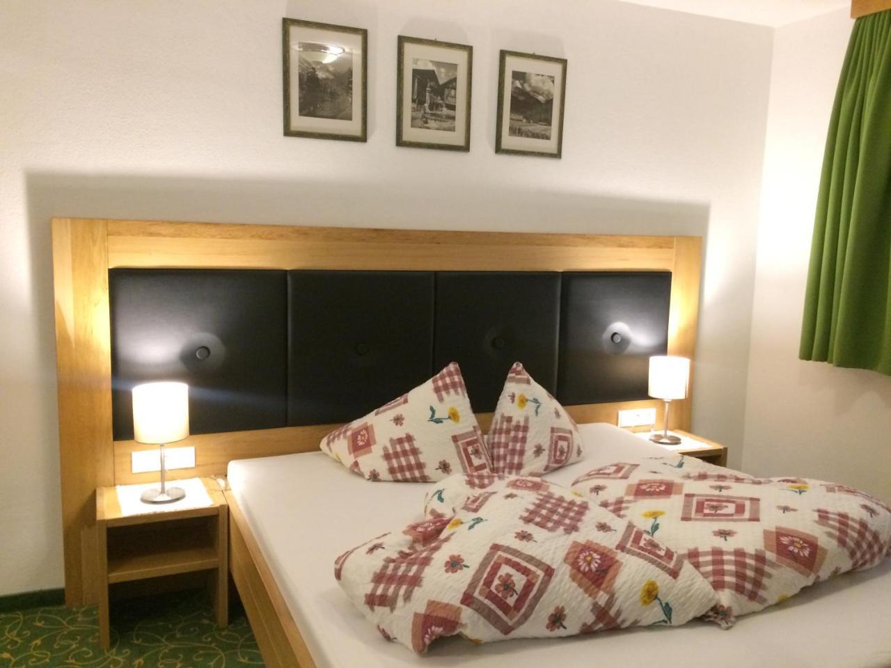 Jenneweinhof Hotell Tux Exteriör bild