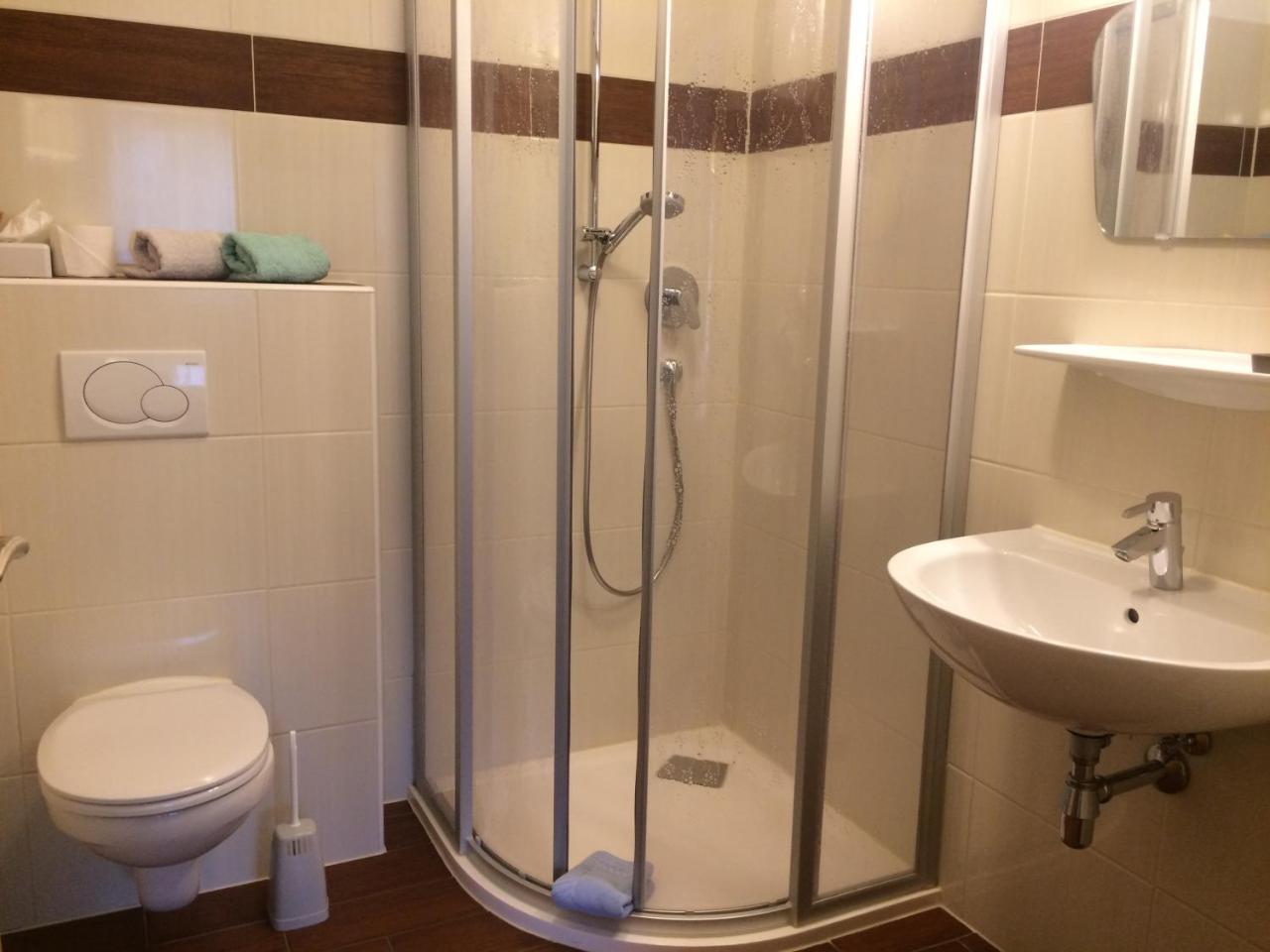 Jenneweinhof Hotell Tux Exteriör bild