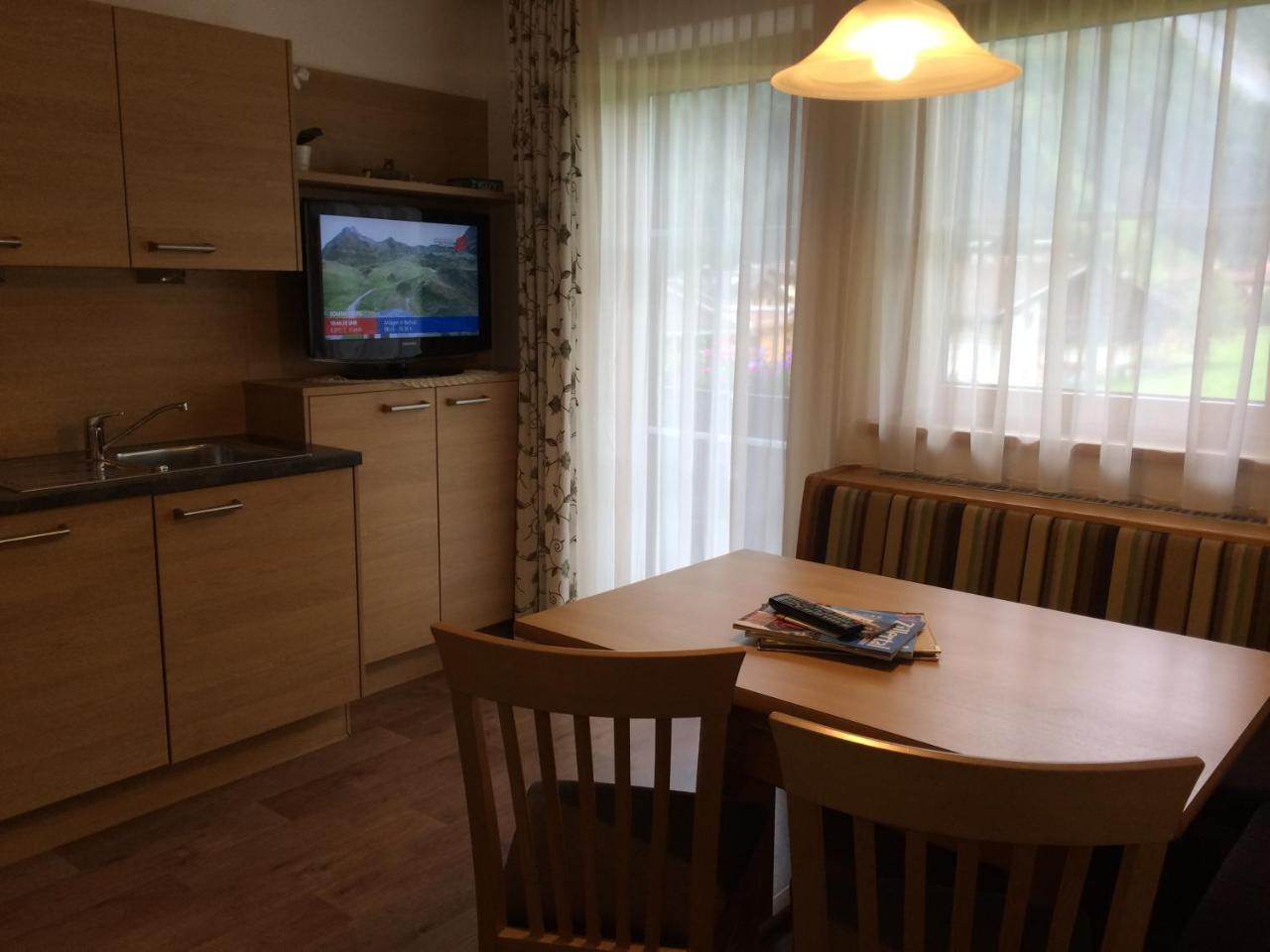 Jenneweinhof Hotell Tux Exteriör bild